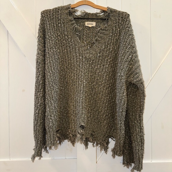 ADORA Sweaters - ADORA Chunky Knit Crew Neck Sweater with Distressed Hemlines in Ivy Green